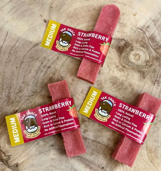 Barrette di Formaggio – Medie (≈70g)  Disponibili nei gusti: Mela 🍎 • Mirtillo 🫐 • Burro di arachidi 🥜 • Fragola 🍓